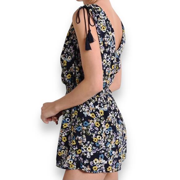 Cupcakes & Cashmere women's blue floral Meadow wrap style tassel romper Small - Picture 2 of 15